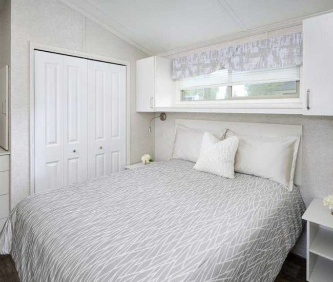 Stay at Splash Valley Waterpark & Resort | Fonthill Cabin Rental - 2 bed, 1 bath, cozy cabin rental